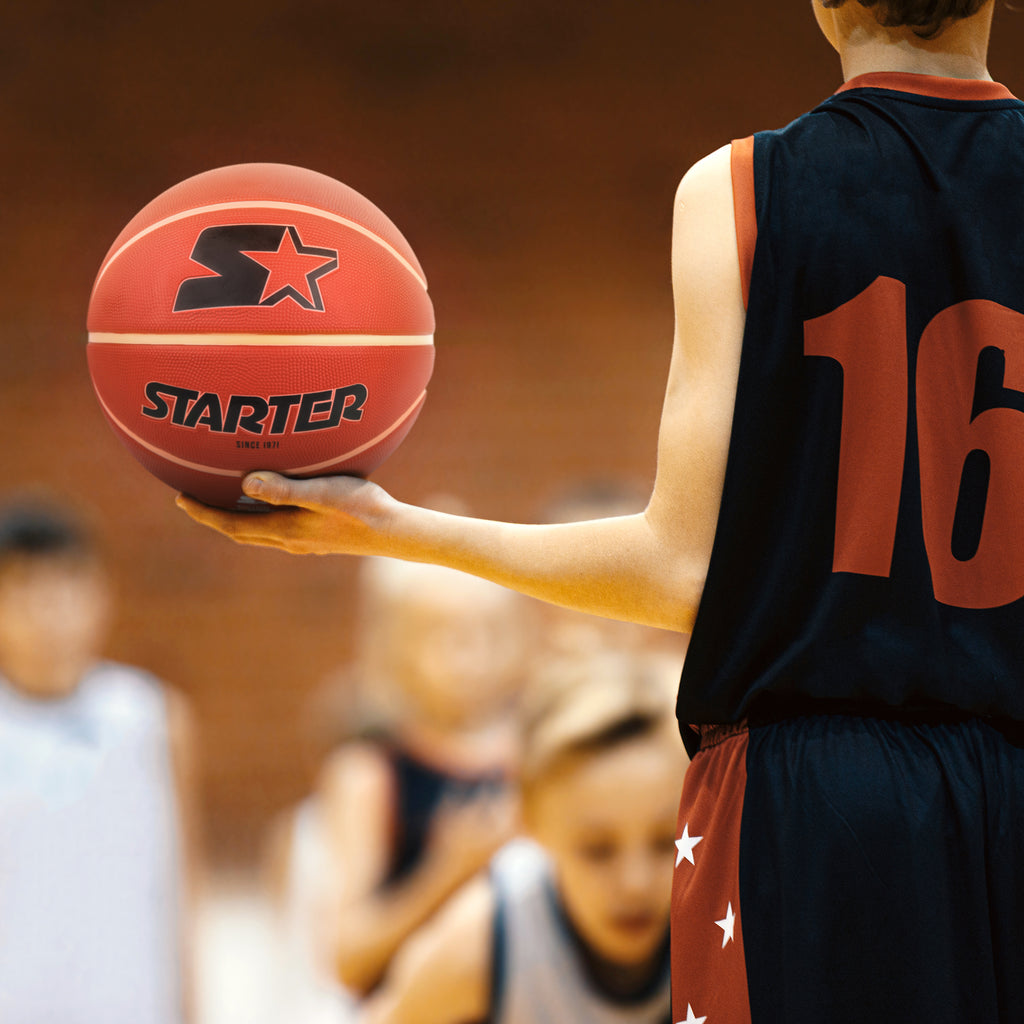 STARTER Rubber Basketball – Outdoor Grip with Pump, Size 7
